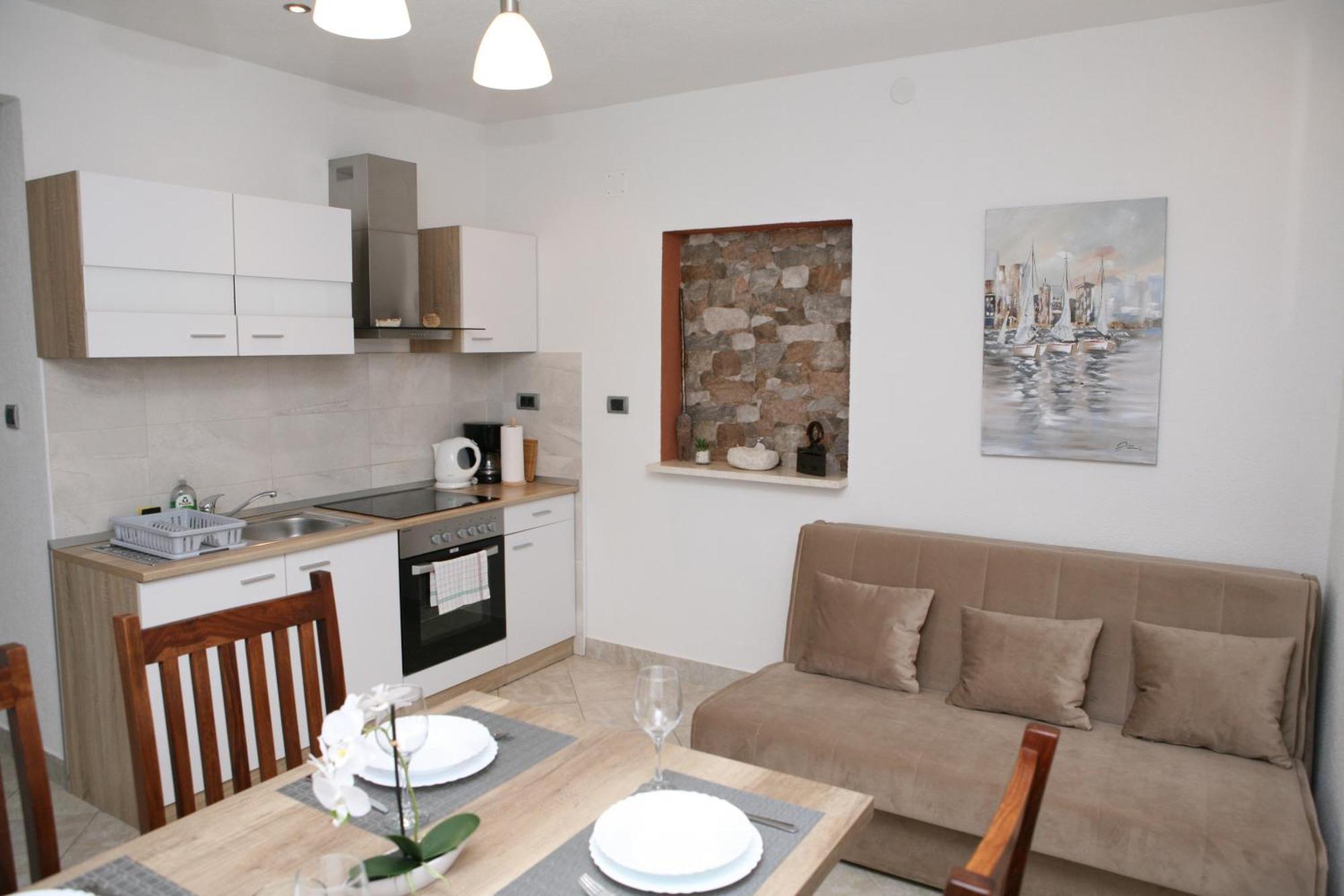 Old Town Apartment *